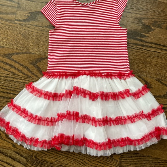 Size 4 Valentine’s Day Heart Dress - Picture 2 of 3
